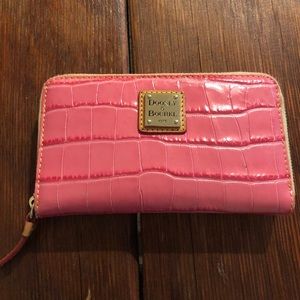 Dooney and Bourke pink wallet